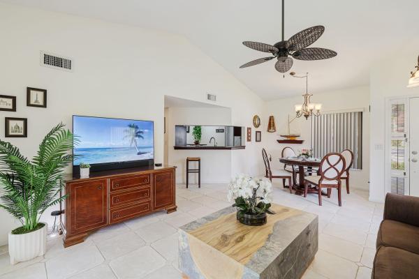 South Lake At Dos Lagos, 8 Via De Casas Sur #101, Boynton Beach, Florida 33426, image 1