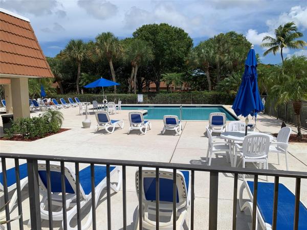 Waterford Courtyards At Crystal Lakes North, 2944 S Waterford Dr #2944, Deerfield Beach, Florida 33442, image 1