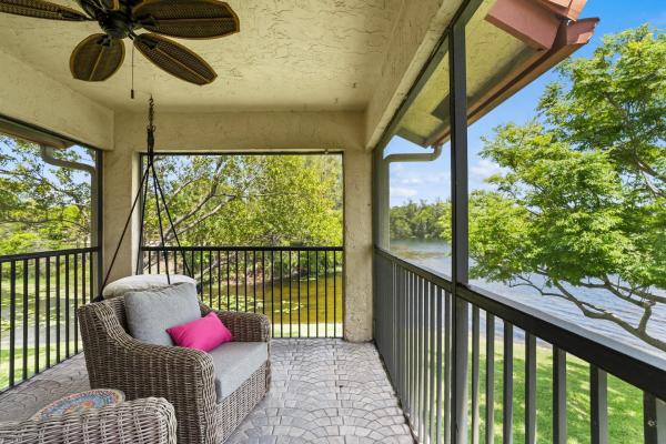 112 Liberty Ct, Deerfield Beach, Florida 33442, image 2