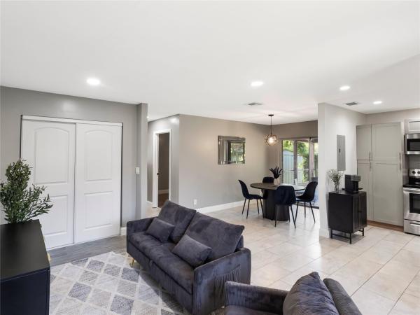 Loch Lomond, 3200 NW 5th Ter #25, Pompano Beach, Florida 33064, image 1