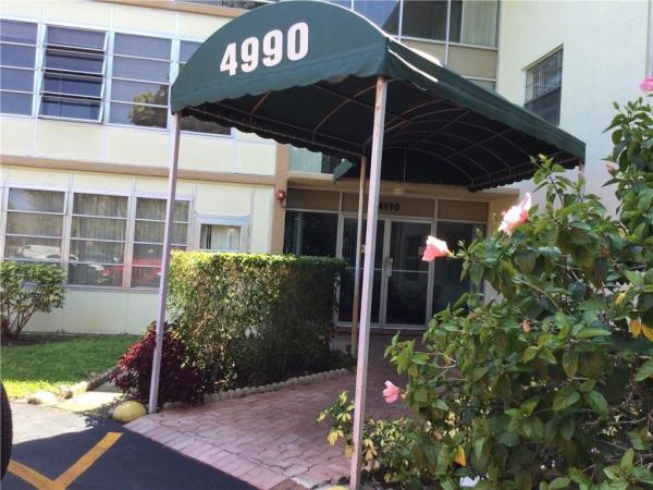 Sabal Palm Village, 4990 E Sabal Palm Blvd #215, Tamarac, Florida 33319, image 1
