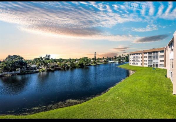 Sunrise Lakes 4, 10442 Sunrise Lakes Blvd #310, Sunrise, Florida 33322, image 1
