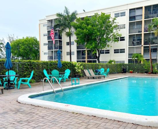 Parkside Towers, 220 SW 9th Ave #418, Hallandale Beach, Florida 33009, image 1