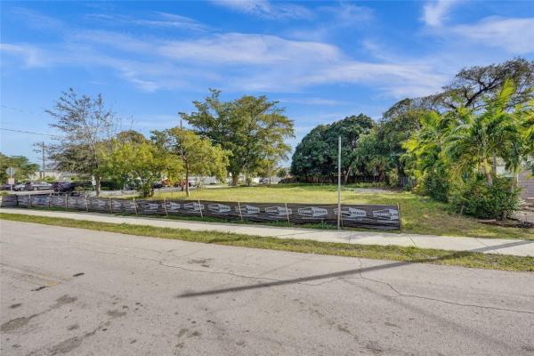 Central Oakland Park, 3361 NE 11th Ave, Oakland Park, Florida 33334, image 1