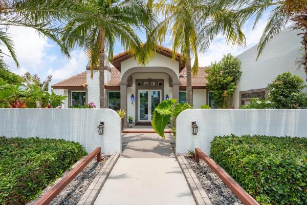 Valencia At Wilton Manors, 611 NE 20th St, Wilton Manors, Florida 33305, image 1