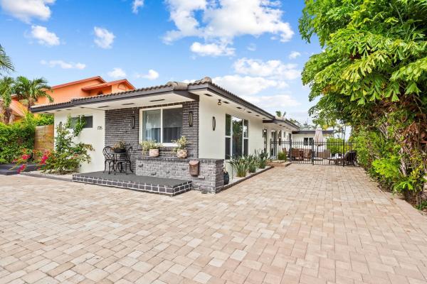 Hollywood Lakes, 735 Tyler St, Hollywood, Florida 33019, image 1