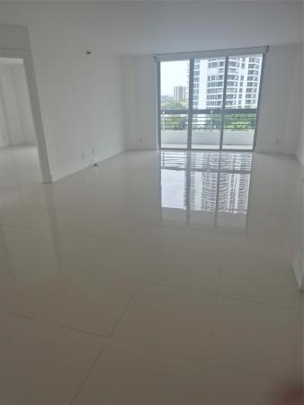 Mystic Pointe Tower 300, 3600 Mystic Pointe Dr #811, Aventura, Florida 33180, image 1