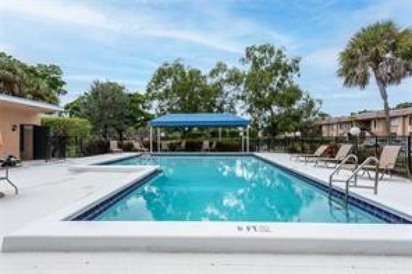 Racquet Club At Bonaventure, 193 Lakeview Dr #103, Weston, Florida 33326, image 2