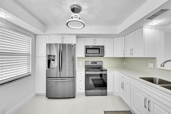 Portofino Village, 3005 Portofino Isle #L3, Coconut Creek, Florida 33066, image 1