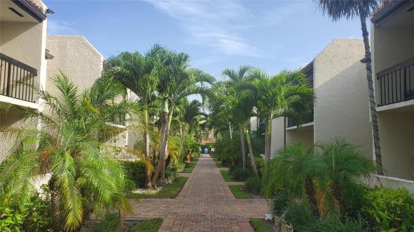 Vizcaya Gardens, 721 SE 1st Way #C-13, Deerfield Beach, Florida 33441, image 1