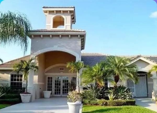 Evergreen Lakes, 5025 Wiles Rd #307, Coconut Creek, Florida 33073, image 1