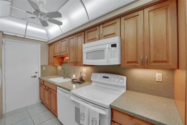 Coral Ridge Towers North, 3200 NE 36th St #319, Fort Lauderdale, Florida 33308, image 3