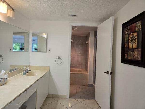 Le Frontenac, 17801 N Bay Rd #301, Sunny Isles Beach, Florida 33160, image 2