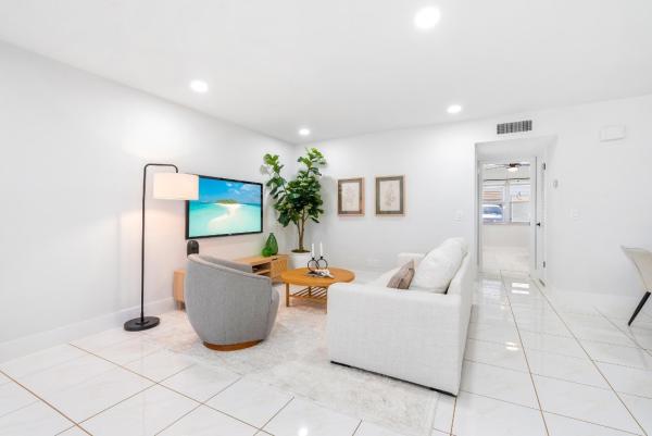 High Point Of Delray 3, 925 S Drive Ter #B, Delray Beach, Florida 33445, image 3