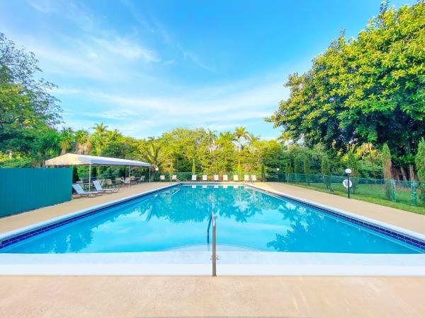 Royal Park, 102 Royal Park Dr #2E, Oakland Park, Florida 33309, image 1
