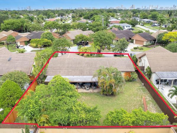 Sky Lake Villas, 20100 NE 10th Place Way, Ives Estates, Florida 33179, image 3