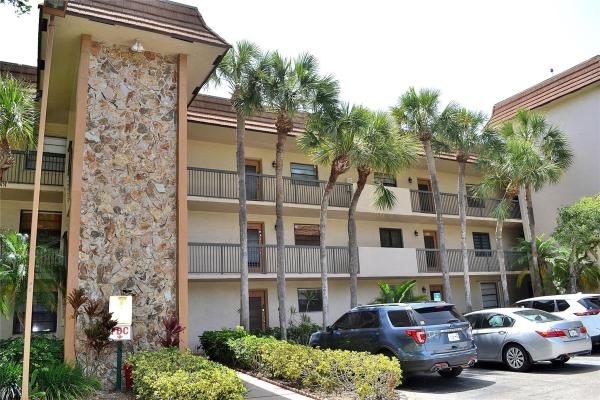Lakes Of Carriage Hills, 4975 E Sabal Palm Blvd #203, Tamarac, Florida 33319, image 1