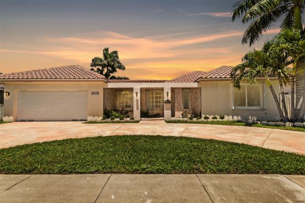 Imperial Point, 6331 NE 22nd Ave, Fort Lauderdale, Florida 33308, image 1