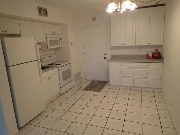 Coral Gardens 3, 2700 Riverside Dr #202B, Coral Springs, Florida 33065, image 1