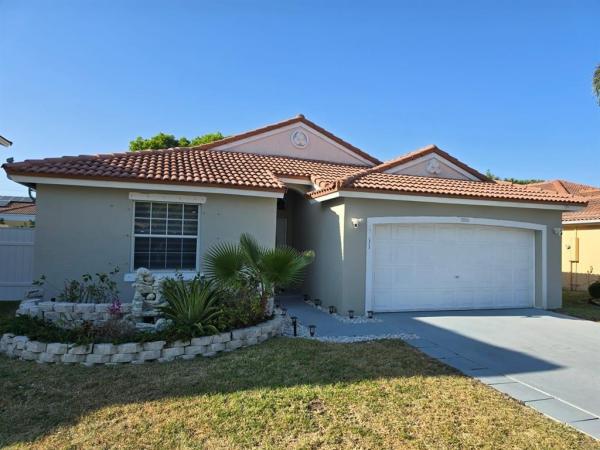 Estancia, 19231 SW 2nd St, Pembroke Pines, Florida 33029, image 1