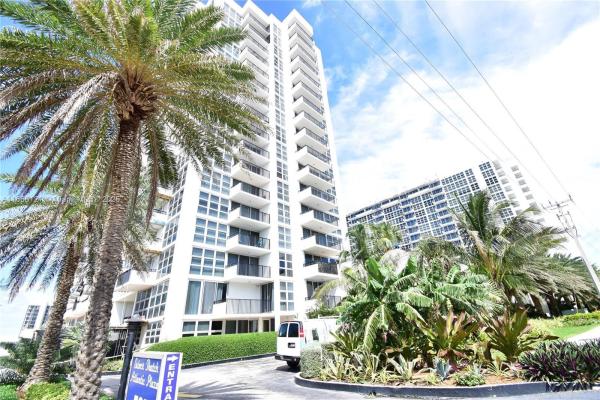 Silver Thatch Atlantic Plaza, 525 N Ocean Blvd, Pompano Beach, Florida 33062, image 1