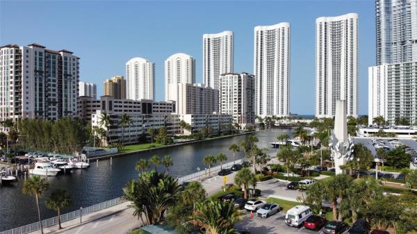 Arlen House West, 500 Bayview Dr #331, Sunny Isles Beach, Florida 33160, image 1