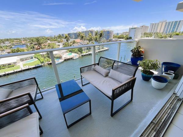 Pompano Yacht & Beach Club, 140 NE 28th Ave #607, Pompano Beach, Florida 33062, image 1