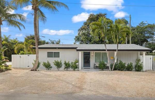 Highland Estates, 2601 NE 9th Ter, Wilton Manors, Florida 33334, image 1