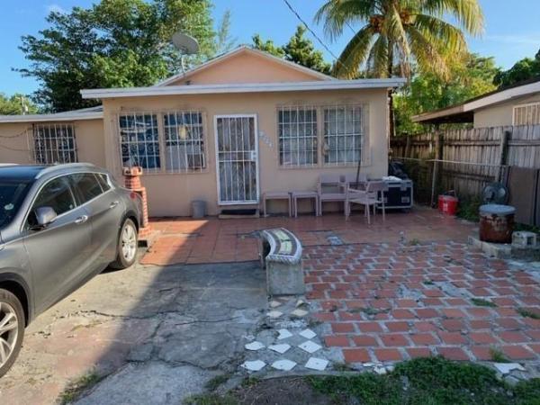 Featherstone Ridge, 1850 NW 35th St, Miami, Florida 33142, image 1