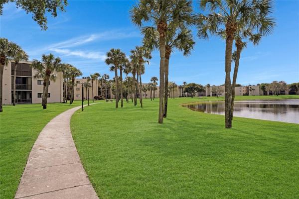 Banyan At Las Verdes, 5100 Las Verdes Cir #114, Delray Beach, Florida 33484, image 2