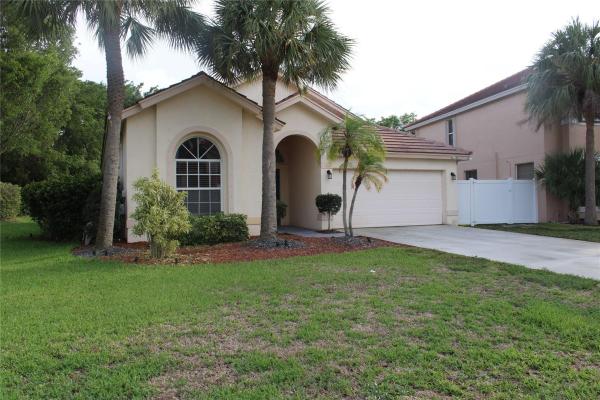 Lake Pointe At Lake Charleston, 7705 Brunson Cir, Lake Worth Beach, Florida 33467, image 1