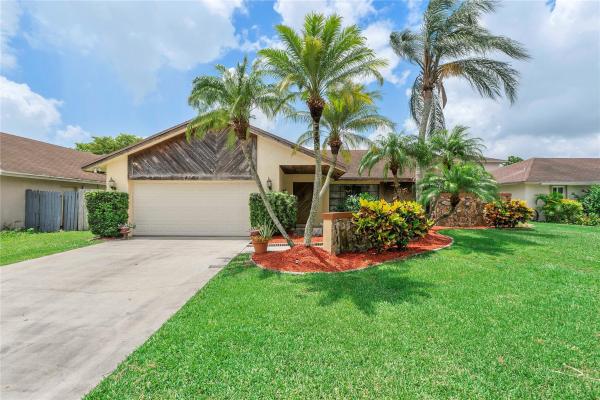 Gates Of Hillsboro, 4094 NW 1st Pl, Deerfield Beach, Florida 33442, image 1