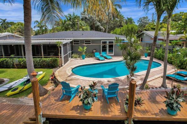 Curva Del Rio, 616 NW 21st St, Wilton Manors, Florida 33311, image 1