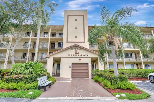Suffolk At Century Village, 900 SW 142nd Ave #402, Pembroke Pines, Florida 33027, image 1