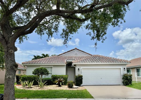 Estancia, 19253 SW 5th St, Pembroke Pines, Florida 33029, image 1