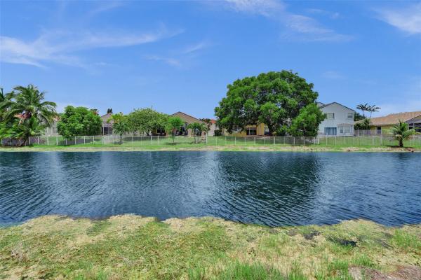Estancia, 19253 SW 5th St, Pembroke Pines, Florida 33029, image 1