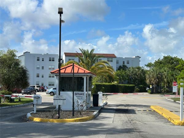 Somerset, 2800 Somerset Dr #109J, Lauderdale Lakes, Florida 33311, image 1