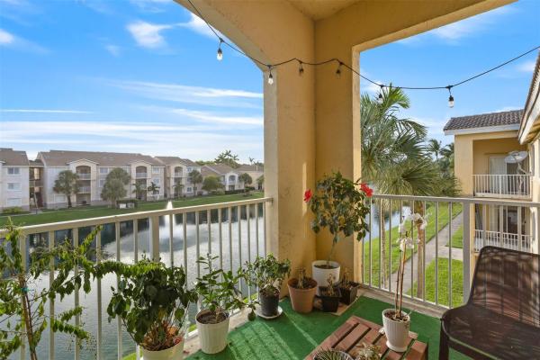 Royal Grand, 2620 S University Dr #310, Davie, Florida 33328, image 1