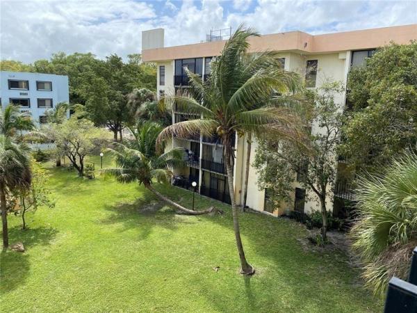 650 NE 149th St 503f #F503, Miami, Florida 33161, image 1