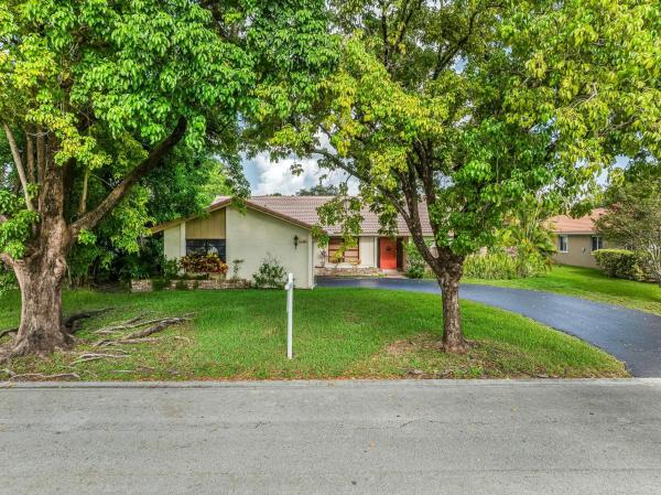 Oakwood, 648 NW 100th Ln, Coral Springs, Florida 33071, image 1