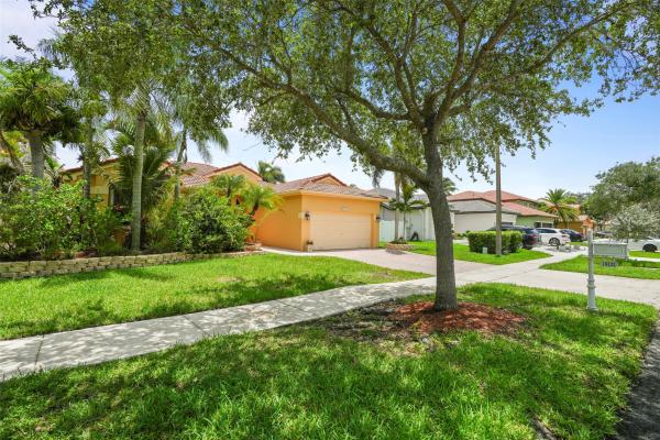 Stoneridge Lake Estates, 16332 N Segovia Cir, Fort Lauderdale, Florida 33331, image 1