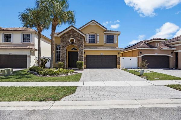Boynton Estates, 4049 Plumbago Pl, Lake Worth Beach, Florida 33462, image 1