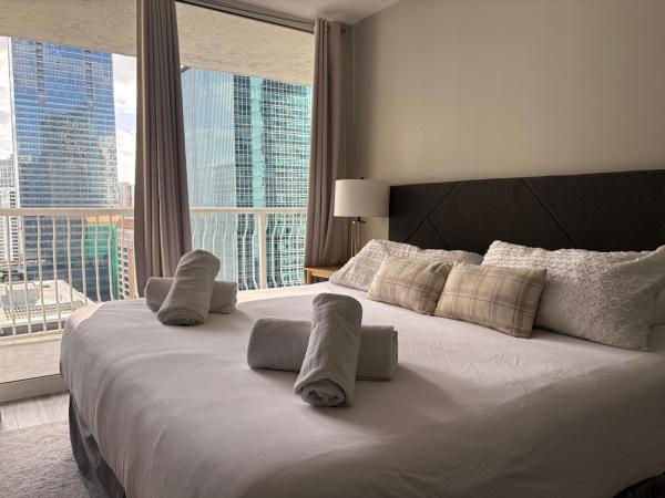The Club At Brickell Bay, 1200 Brickell Bay Dr #2321, Miami, Florida 33131, image 1