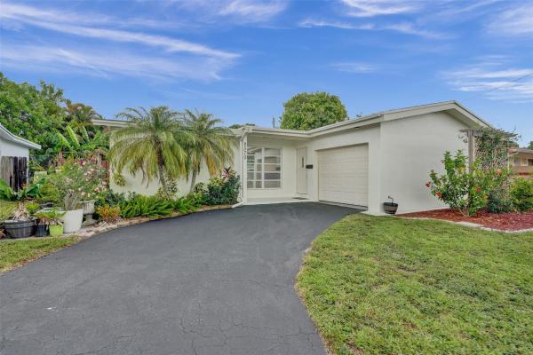 Sunrise Golf Village, 8570 NW 25th St, Sunrise, Florida 33322, image 1