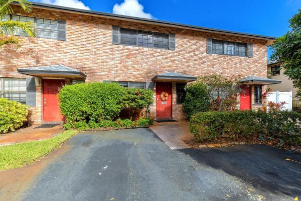 Wilton Pines Townhomes, 2134 NE 9th Ave #2134, Wilton Manors, Florida 33305, image 1