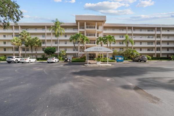 Palm-Aire Country Club 6, 3930 Oaks Clubhouse Dr #307, Pompano Beach, Florida 33069, image 1