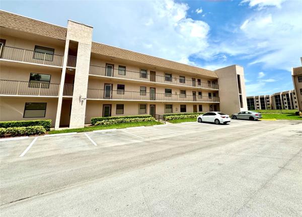 Sunrise Lakes 4, 10434 Sunrise Lakes Blvd #110, Sunrise, Florida 33322, image 1