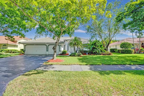 Kensington Glen, 4863 Kensington Cir, Coral Springs, Florida 33076, image 1