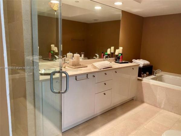 Oceania 5, 16500 Collins Ave #2052, Sunny Isles Beach, Florida 33160, image 1