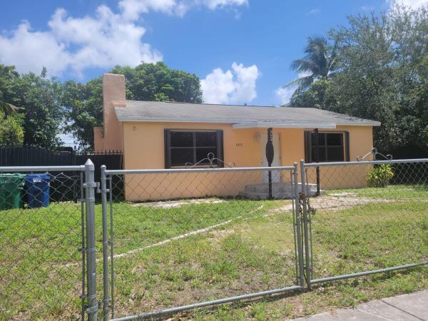 1815 NW 88th Ter, Unincorporated Dade County, Florida 33147, image 1